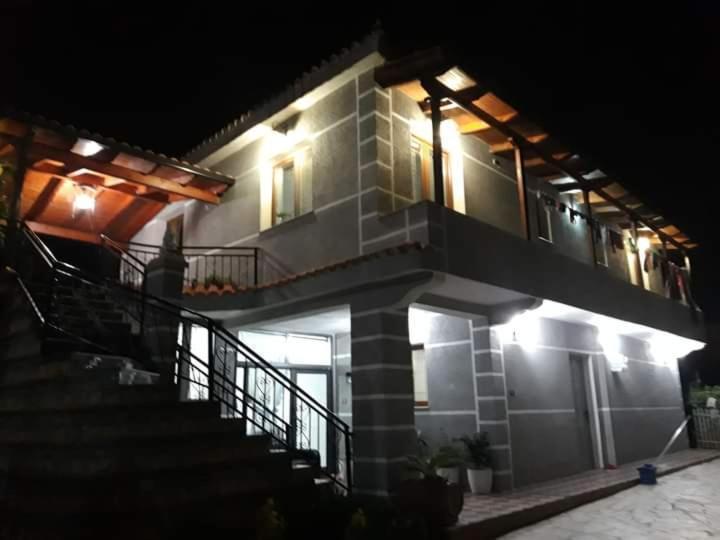 Villa Heljos Apartaments Vlorë Екстериор снимка