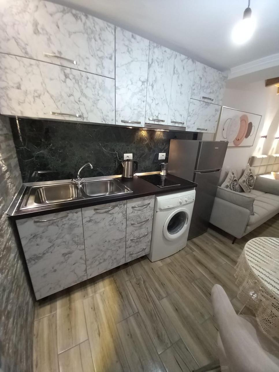 Villa Heljos Apartaments Vlorë Екстериор снимка