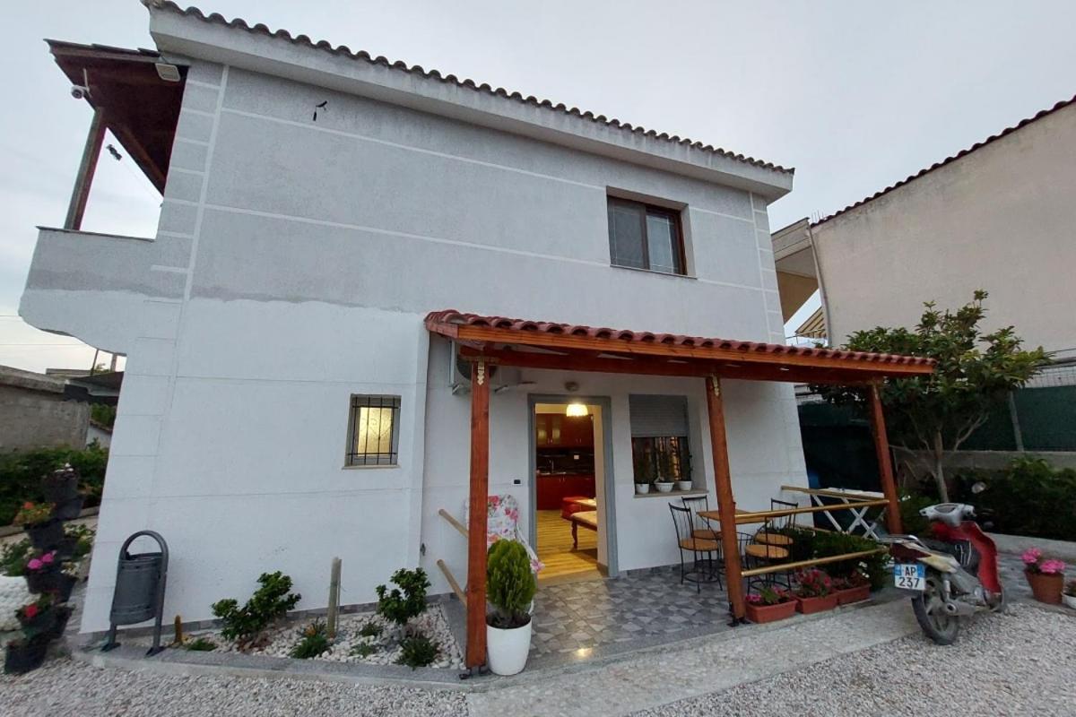 Villa Heljos Apartaments Vlorë Стая снимка