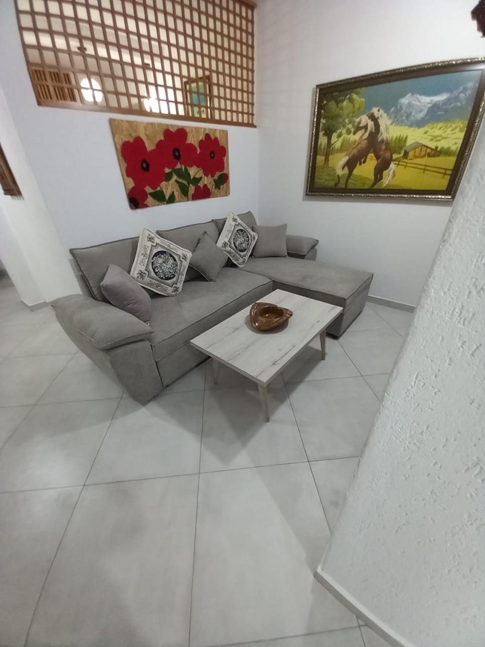 Villa Heljos Apartaments Vlorë Стая снимка