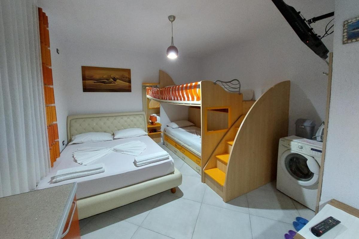 Villa Heljos Apartaments Vlorë Стая снимка